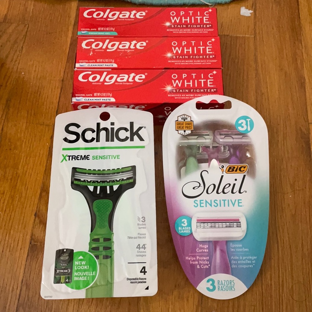 Colgate & razor men & women